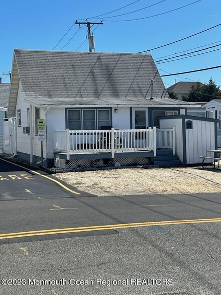 38 Shore Villas Rd, Seaside Park, NJ 08752
