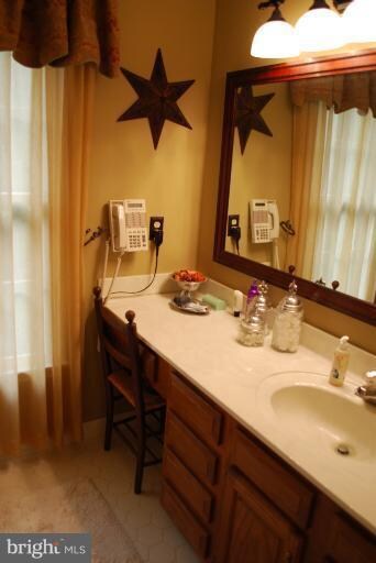 3657 Old Woods Rd, Delaplane, VA 20144