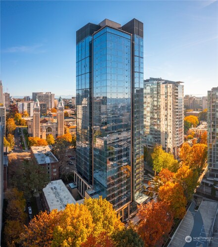 800 Columbia St Unit 2107, Seattle, WA 98104