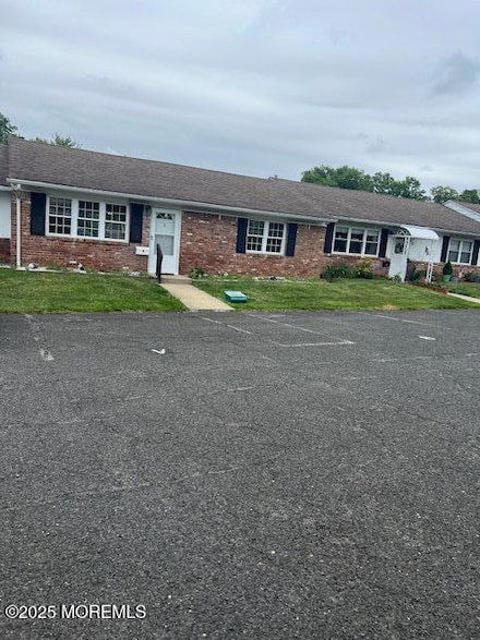 8 Missouri Ct, Matawan, NJ 07747