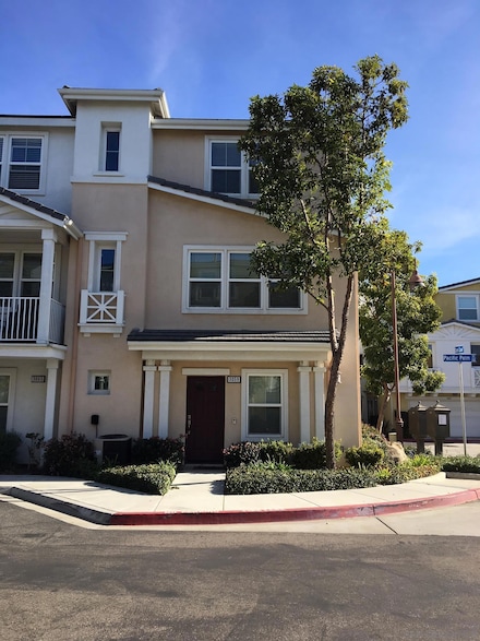 2978 Beachwood Bluff Way, San Diego, CA 92117