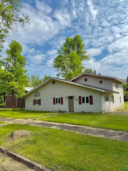 15 Vermillion St, Carlton, MN 55718