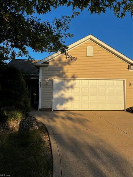 335 Village Dr Unit 36, Seven Hills, OH 44131