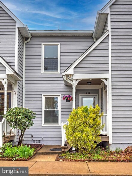 333 Harrison St SE, Leesburg, VA 20175