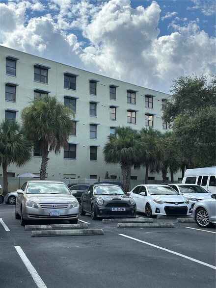 701 S Madison Ave Unit 305, Clearwater, FL 33756