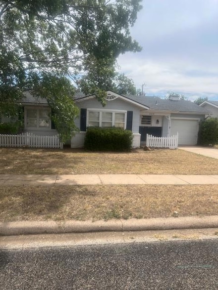 2216 42nd St, Snyder, TX 79549