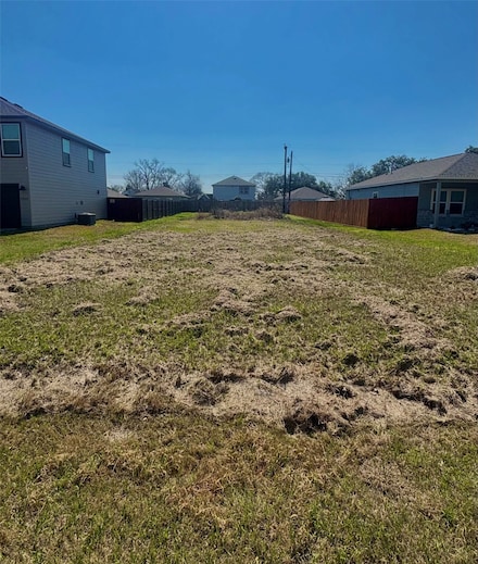 2904 5th St, Clemville, TX 77414
