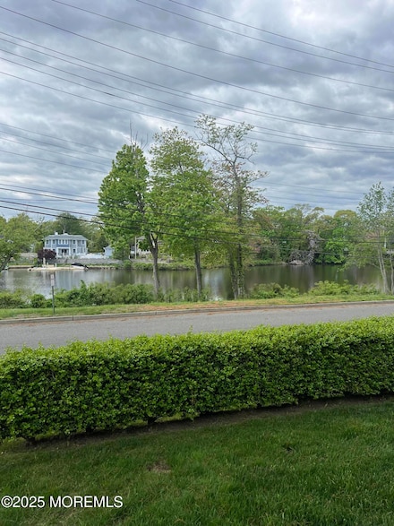 312 Lake Dr, Allenhurst, NJ 07711