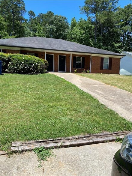 82 Ezzard St, Lawrenceville, GA 30046