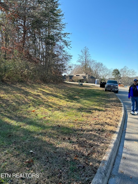 646 Sandpiper Dr, Vonore, TN 37885