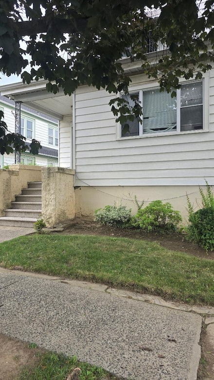 83 Loring Ave, Yonkers, NY 10704