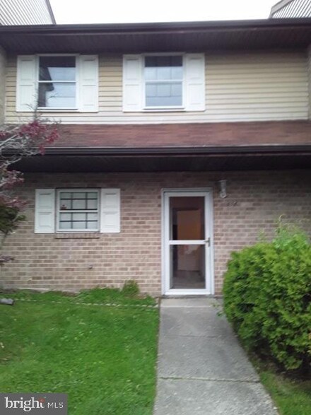 198 La Cascata, Clementon, NJ 08021