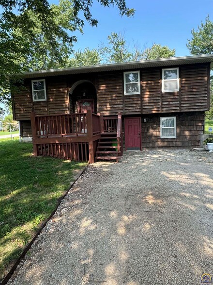 1306 Washington St, Lyndon, KS 66451