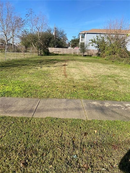 1732 Benton St, New Orleans, LA 70117
