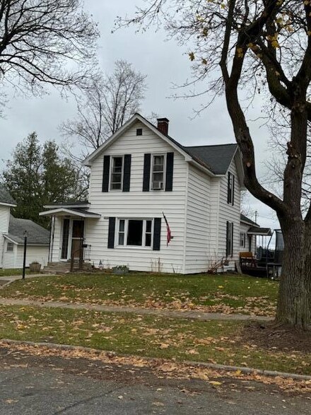 414 S Higbee St, Reed City, MI 49677
