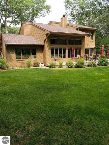 5054 E Huron Breeze Dr, Au Gres, MI 48703