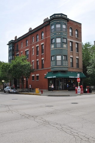1351 W Roscoe St Unit 3, Chicago, IL 60657