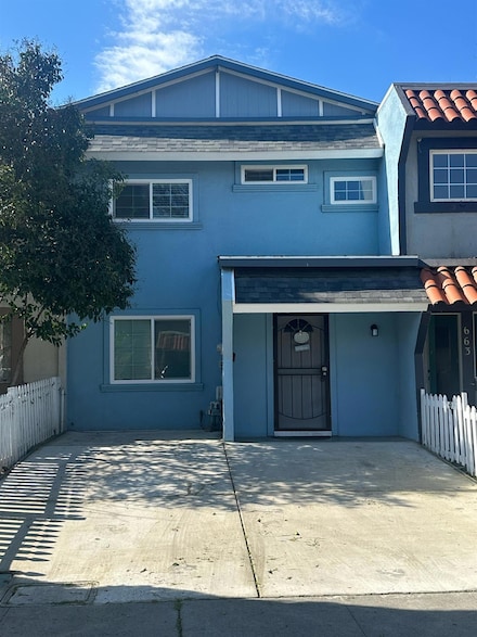655 Palm Cir, Tracy, CA 95376