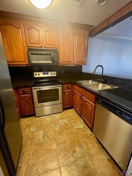 13080 Burgess Ave, Walker, LA 70785