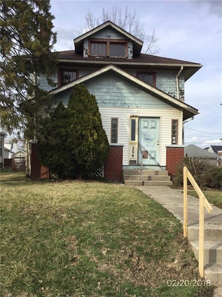 206 W Parkwood Ave, Springfield, OH 45506