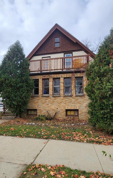 305 N 60th St, Milwaukee, WI 53213