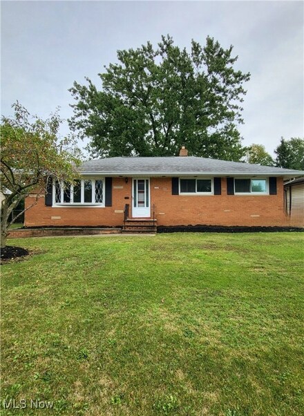 7707 Ann Arbor Dr, Parma, OH 44130