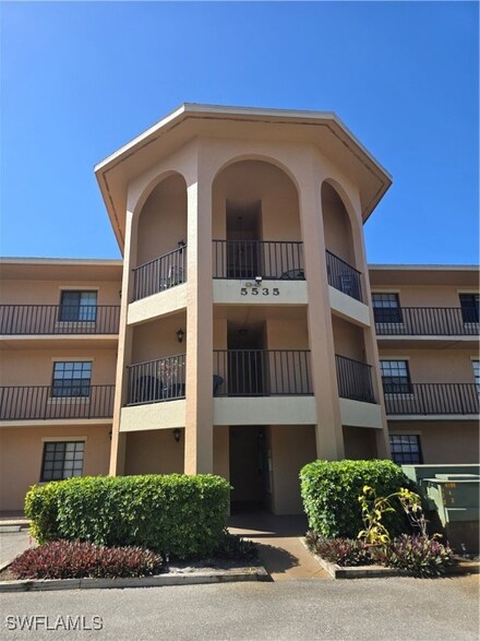 5535 Rattlesnake Hammock Rd Unit 302, Naples, FL 34113