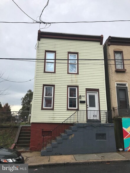 742 Saint Joseph St, Lancaster, PA 17603