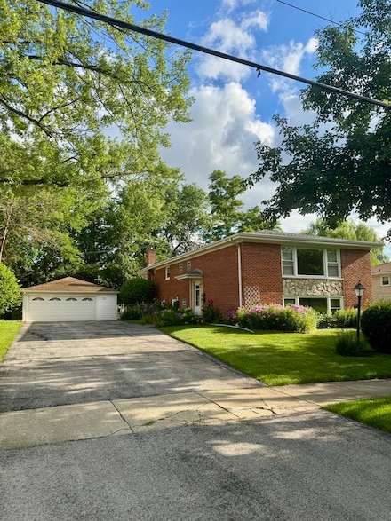 731 56th St Unit 2, Clarendon Hills, IL 60514