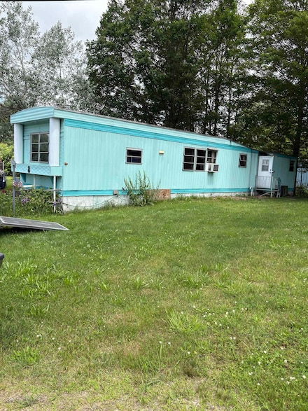 8 Quinn St, Tilton, NH 03276
