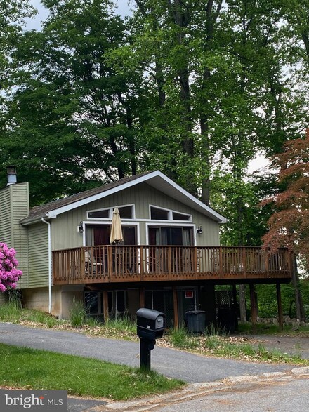 54 Mark Dr, High Bridge, NJ 08829