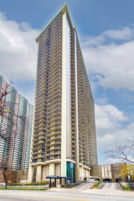 6007 N Sheridan Rd Unit 30F, Chicago, IL 60660