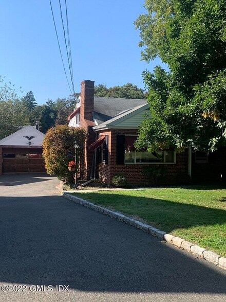 14 Spezzano Dr, Riverside, CT 06878
