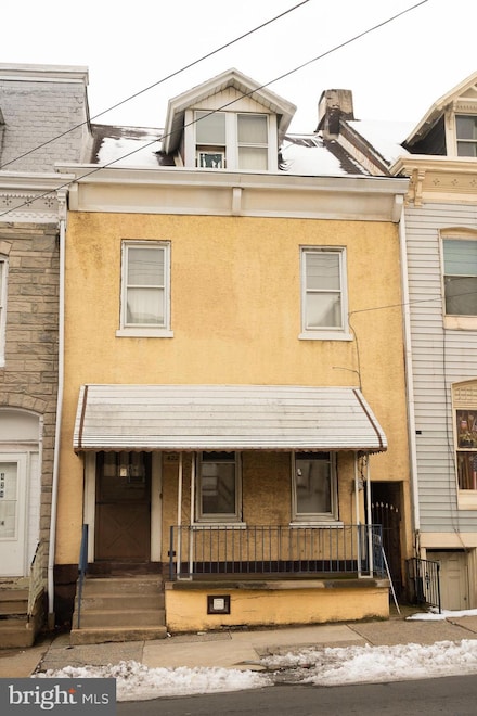 422 Buttonwood St, Reading, PA 19601