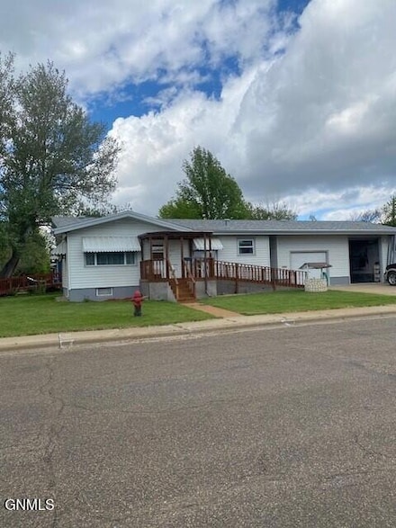 457 2nd St SE, Dickinson, ND 58601