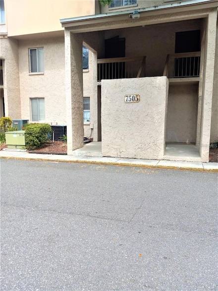 7505 Pitch Pine Cir Unit 123, Tampa, FL 33617