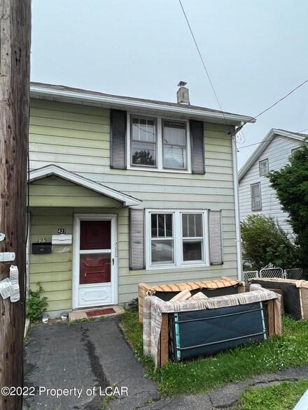 427 E Walnut St, Hazleton, PA 18201