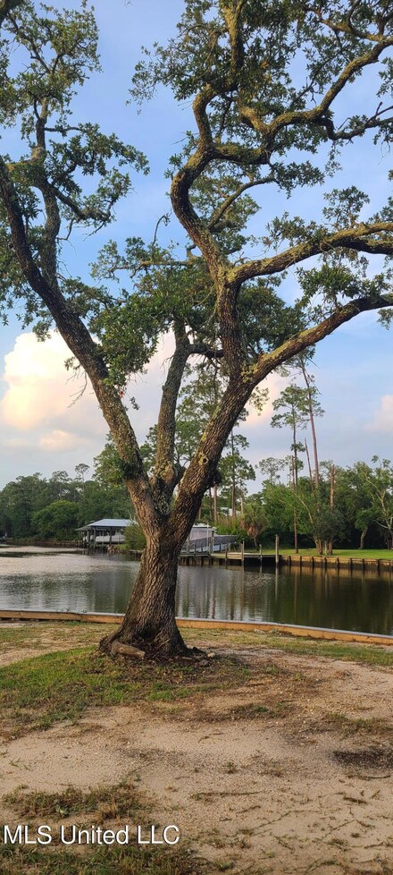 3 Ponce de Leon Blvd, Pass Christian, MS 39571