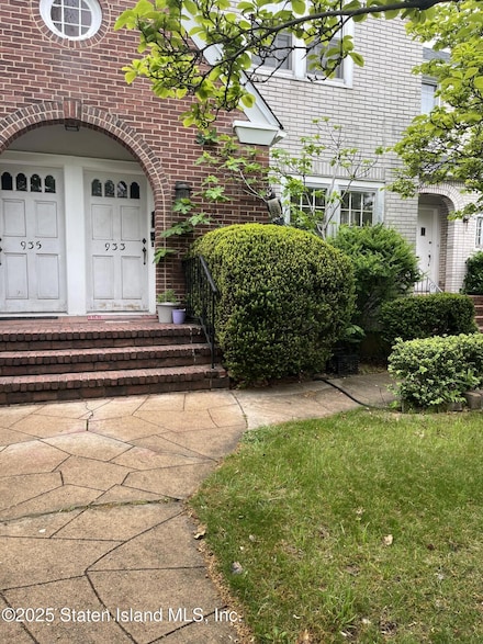 935 Castleton Ave, Staten Island, NY 10310