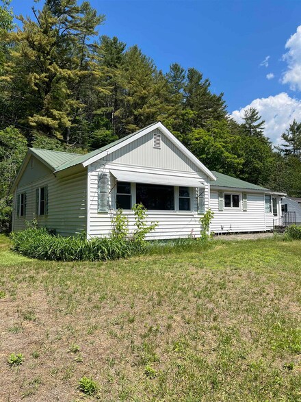 98 Pudding Hill Rd, Lyndonville, VT 05851