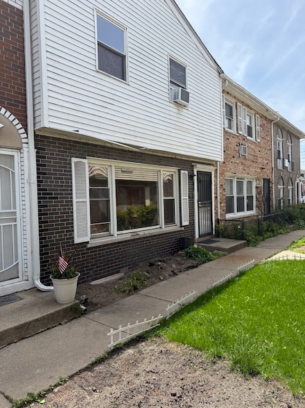 7248 S Coles Ave Unit E, Chicago, IL 60649