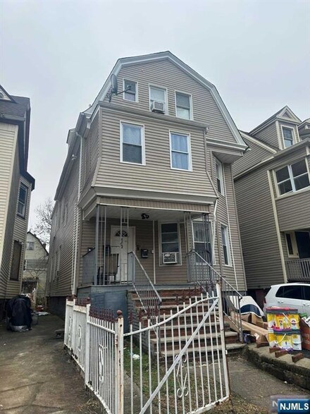 110 N 17th St, East Orange, NJ 07017