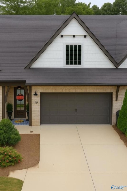 1718 W Farmville Rd, Auburn, AL 36830