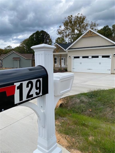 129 Legacy Ln, Eden, NC 27288