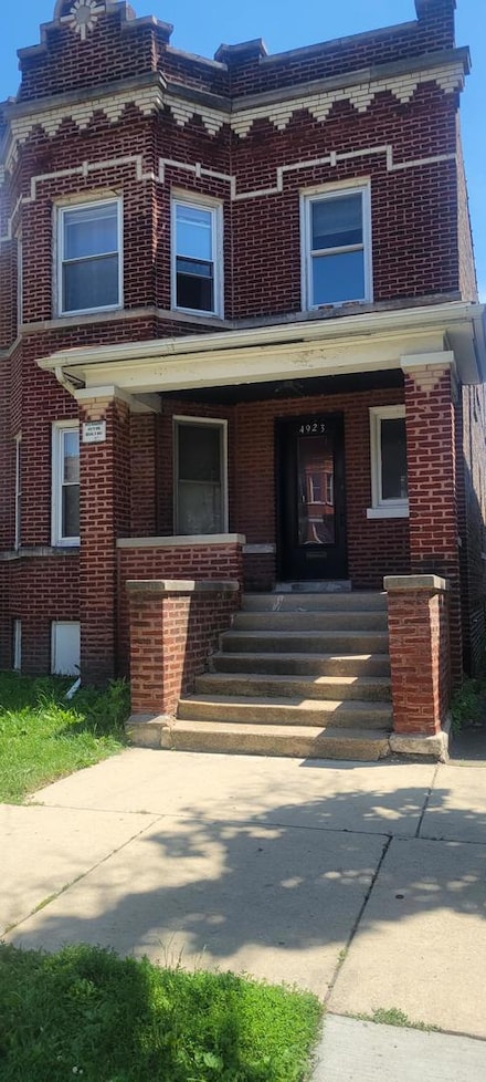 4923 W Iowa St, Chicago, IL 60651