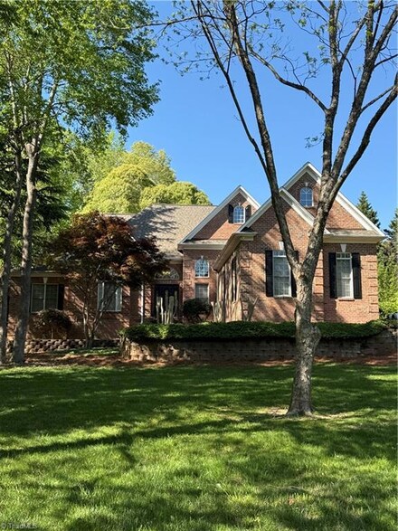 4907 Olde Forest Dr, Greensboro, NC 27406