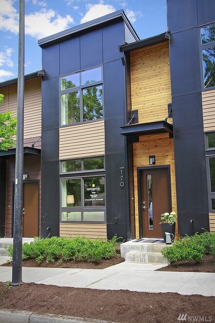 166 Sky Ridge Rd NW Unit 12, Issaquah, WA 98027