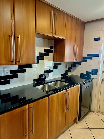 930 SE 9th Ave Unit 11, Pompano Beach, FL 33060