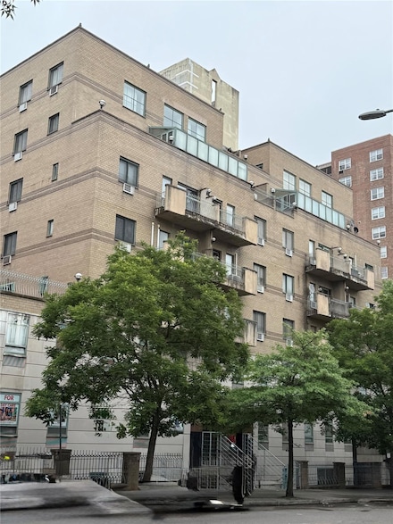 4231 Colden St Unit F7A, Flushing, NY 11355