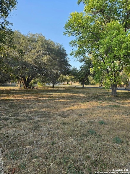 126 128 130 132 W Hampton Dr, Seguin, TX 78155
